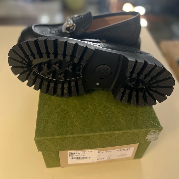 BRAND NEW: Gucci - GG logo-debossed leather lug loafers - Picture 5 of 13